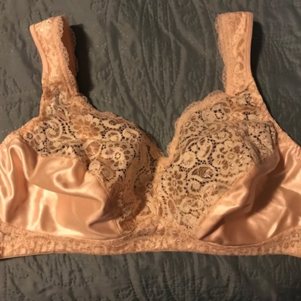 Playtex Natural Accents lace wire-free bra